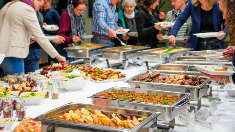 Abwechslungsreiches Buffet mit leckeren Gerichten