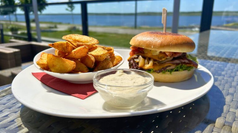 Haus Vier Smash-Burger